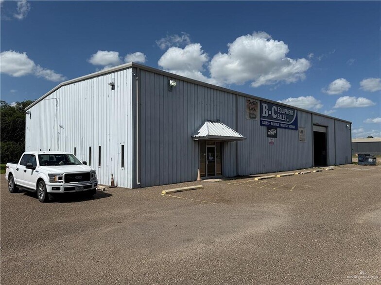 More Photos Of 110 E Expressway 83, La Feria Warehouse For Sale