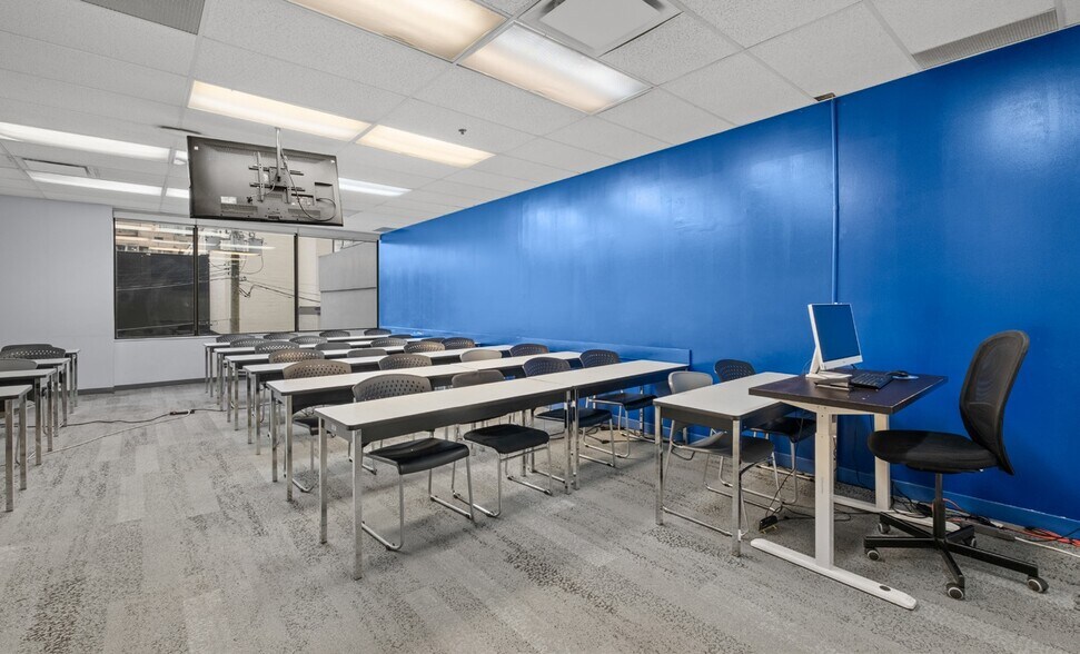 More Photos Of 1050 Alberni St, Vancouver Office For Lease