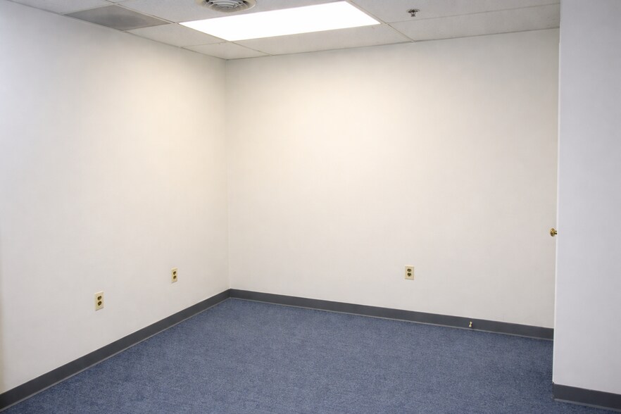 More Photos Of 18 Bank St, Summit Medical For Lease