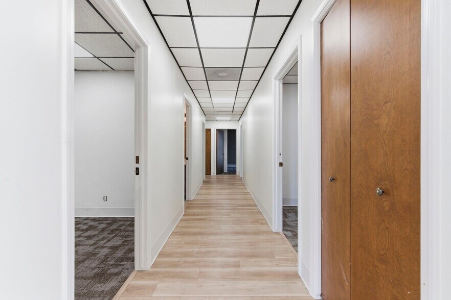 More Photos Of 1331 N Stewart Ave, Springfield Medical For Sale