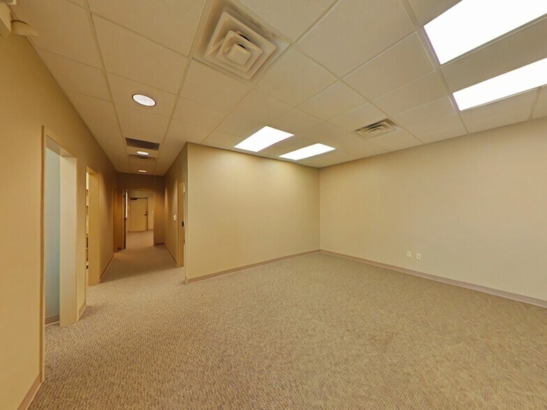 More Photos Of 1950 NE Loop 410, San Antonio Office For Sale