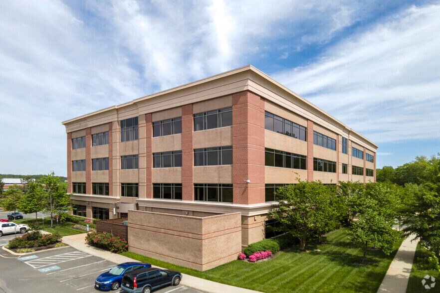 More Photos Of 925 Corporate Dr, Stafford Unknown For Sale