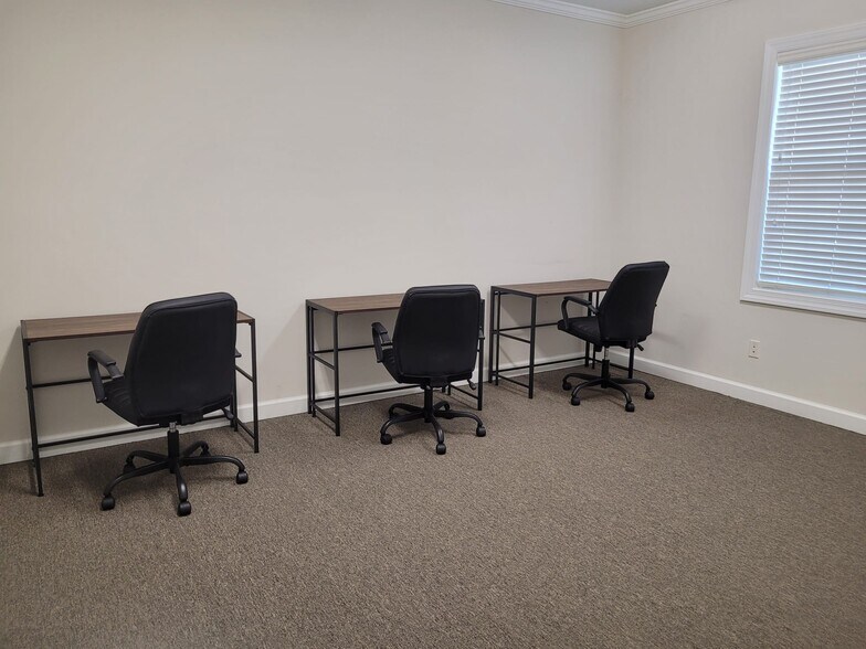 More Photos Of 2450 Atlanta Hwy, Cumming Coworking Space