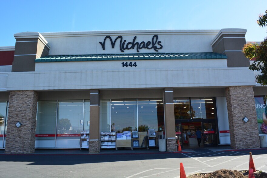 More Photos Of 1375 Blossom Hill Rd, San Jose Unknown For Lease