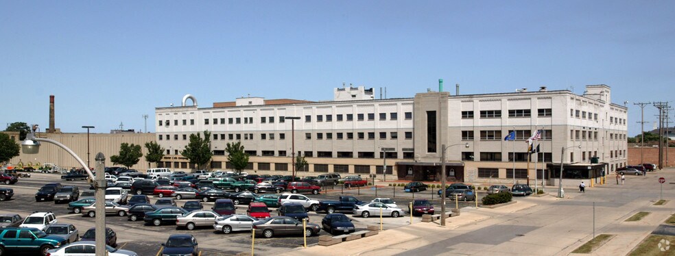 More Photos Of 2600 N 32nd St, Milwaukee Manufacturing For Sale