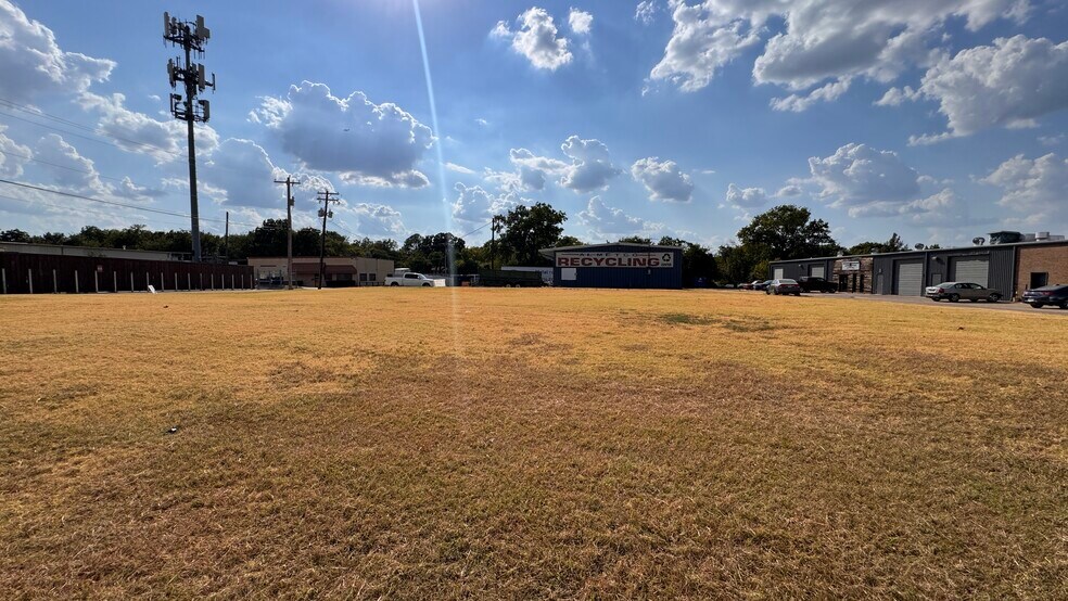 More Photos Of 709 N Cowan Ave, Lewisville Land For Sale