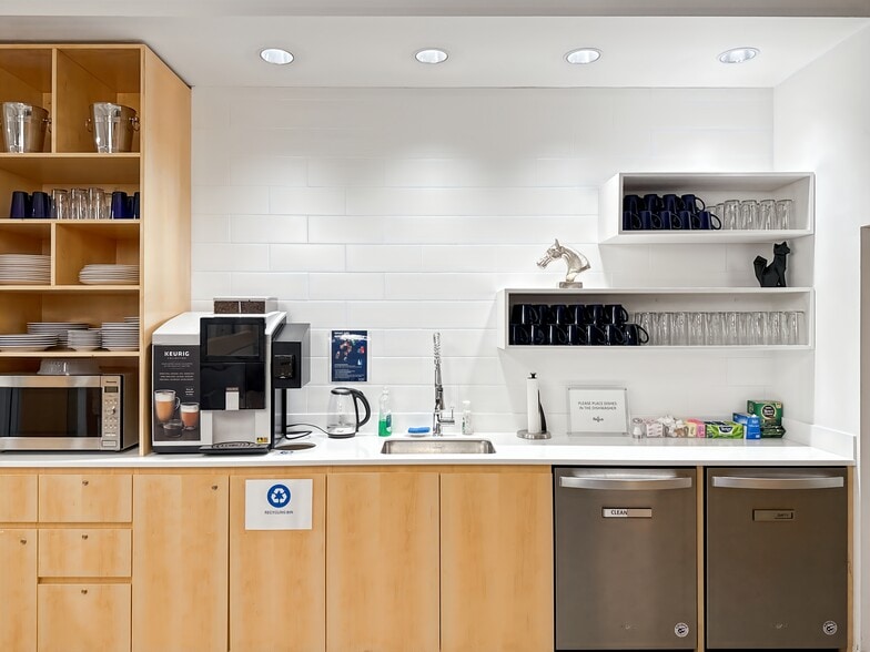 More Photos Of 888 3rd St SW, Calgary Coworking Space