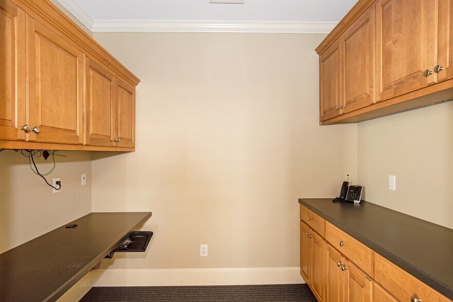 More Photos Of 3535 Roswell Rd, Marietta Office Residential For Lease