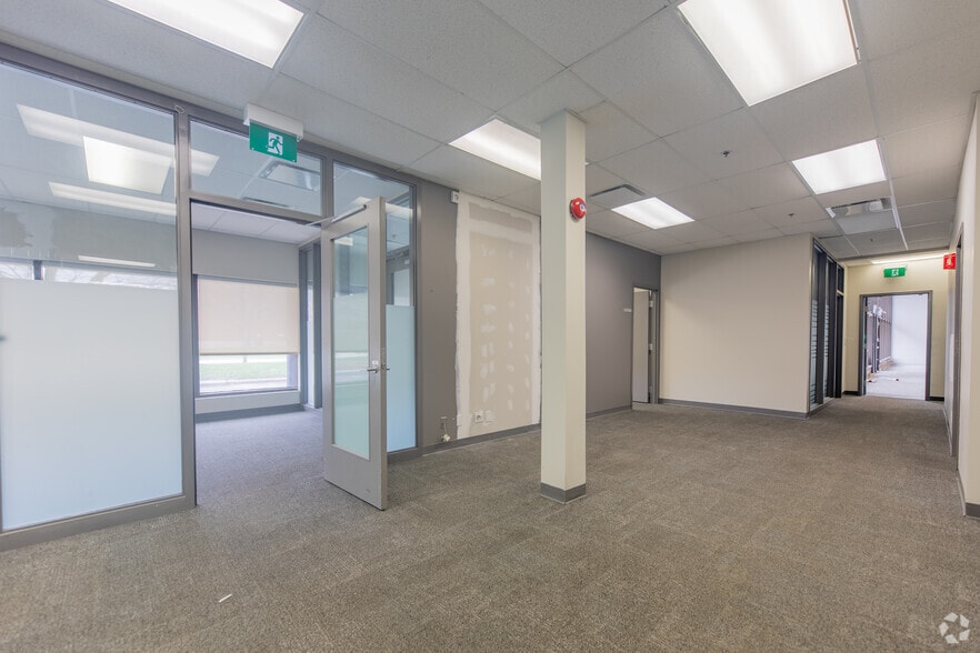 More Photos Of 50-70 Novopharm Ct, Toronto Warehouse For Sale