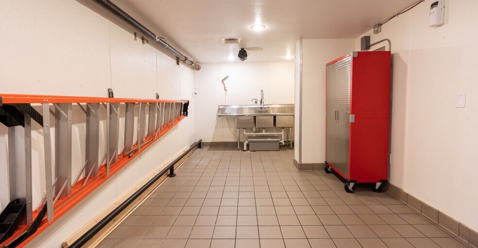 More Photos Of 12 S Main St, Temple General Retail For Lease