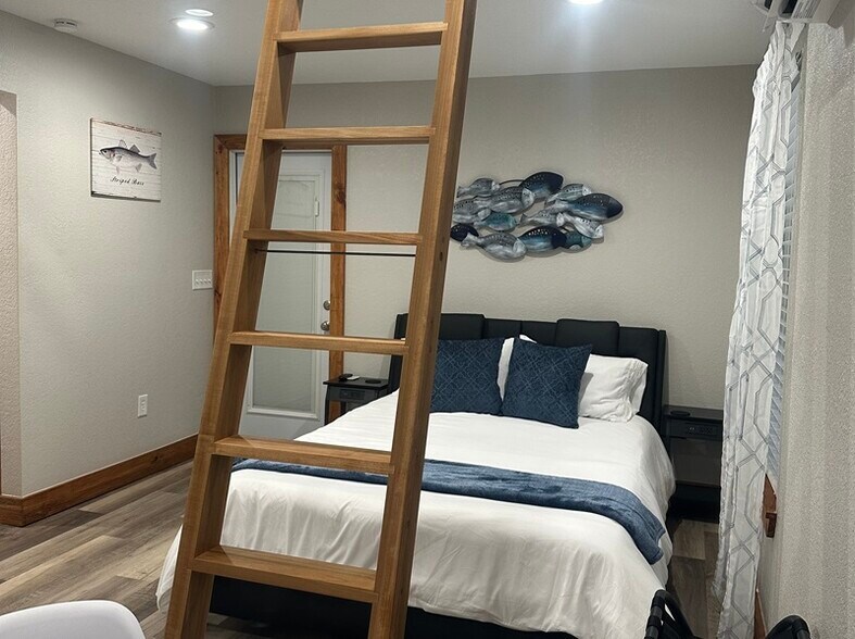 More Photos Of 4326 TX-19, Trinity Marina For Sale