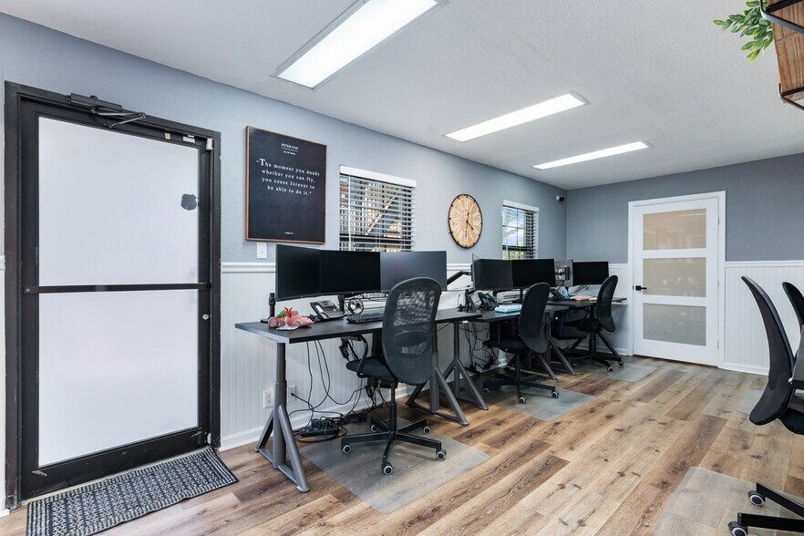 More Photos Of 2023 Lockhill Selma Rd, San Antonio Office Residential For Sale