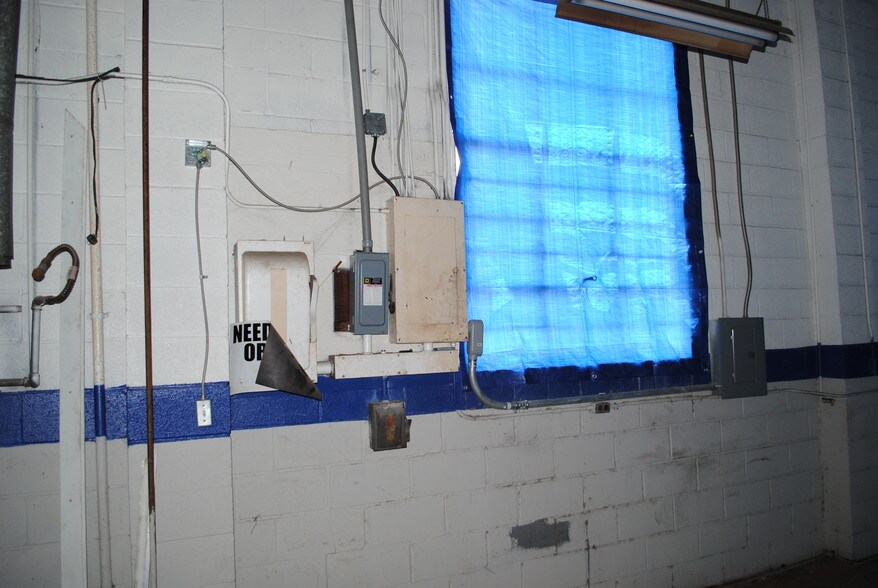 More Photos Of 2600 Medgar Evers Blvd, Jackson Auto Repair For Sale