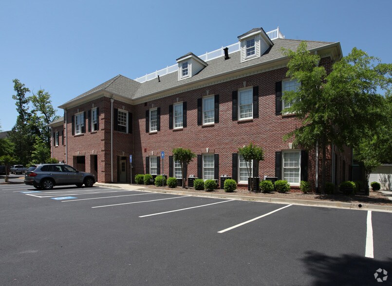 More Photos Of 225 Country Club Dr, Stockbridge Medical For Sale