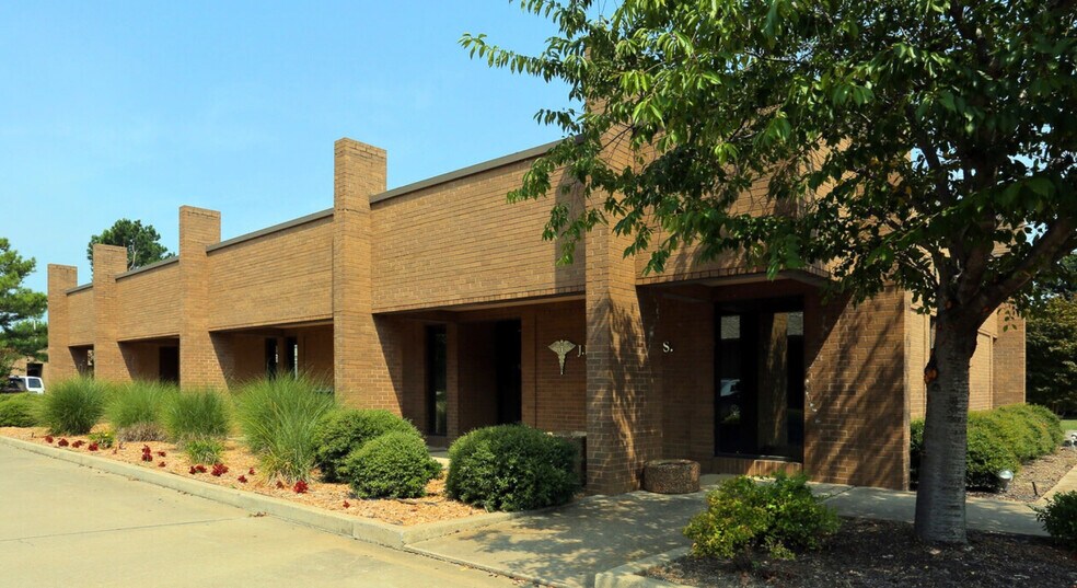 Primary Photo Of 2025 N Green Acres Rd, Fayetteville Medical For Sale