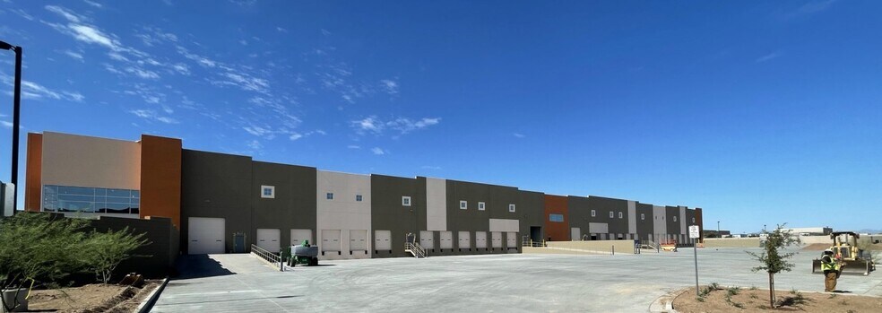 More Photos Of 2800 S Gilbert Rd, Chandler Warehouse For Lease