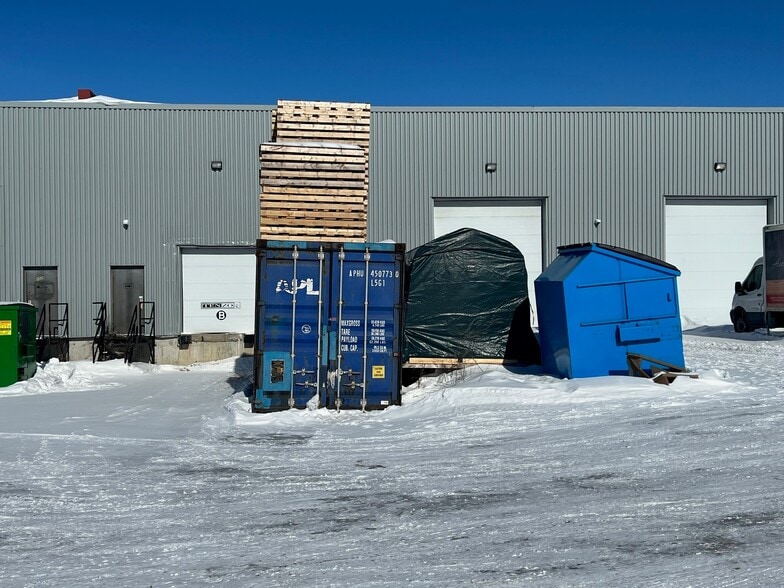More Photos Of 1300-1360 Rue Louis-Marchand, Beloeil Warehouse For Sale