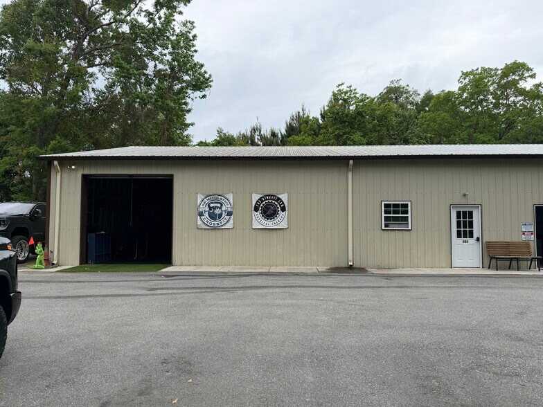 More Photos Of 1949 Dulsey Rd, Charleston Light Distribution For Lease