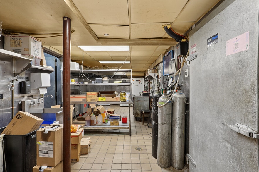 More Photos Of 6 Saint Marks Pl, New York Storefront For Sale