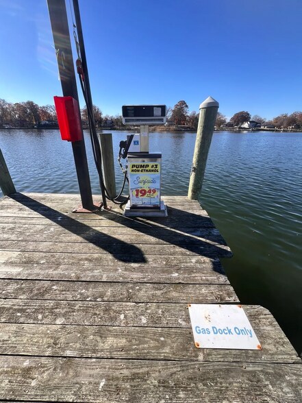 More Photos Of 16215 Cobb Island Rd, Newburg Freestanding For Sale