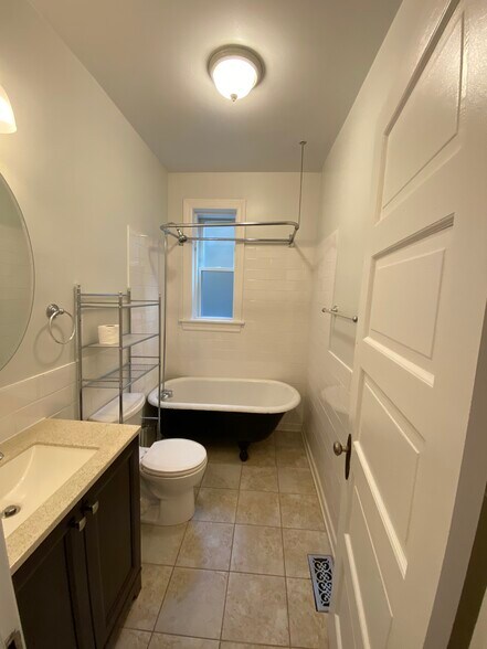 More Photos Of 1460 W Huron St, Chicago Apartments For Sale
