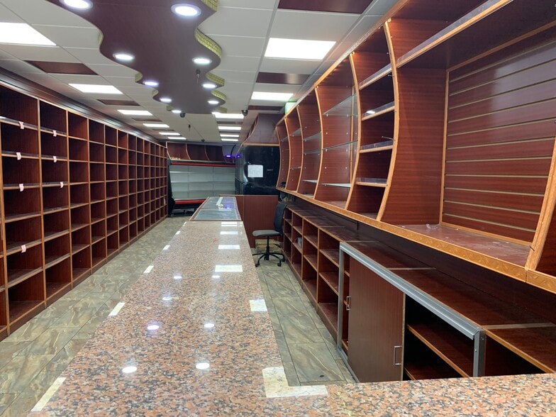 More Photos Of 882 Dekalb Ave, Brooklyn Restaurant For Lease