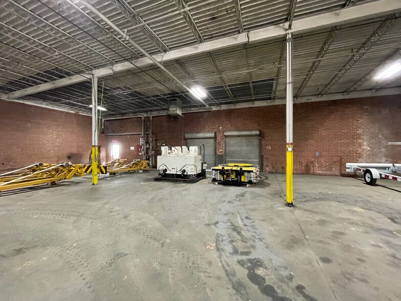 More Photos Of 1104 Southerland St, Graham Warehouse For Lease