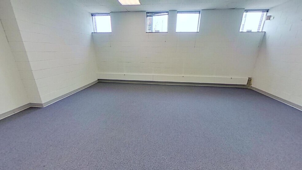 More Photos Of 1033 S Washington Ave, Lansing Office For Sale