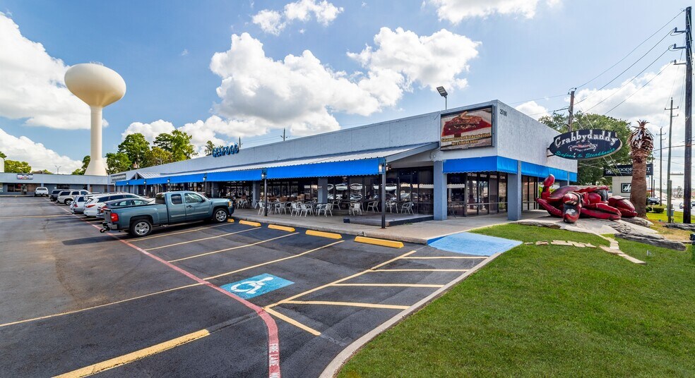 More Photos Of 25192 Interstate 45, Spring Unknown For Lease