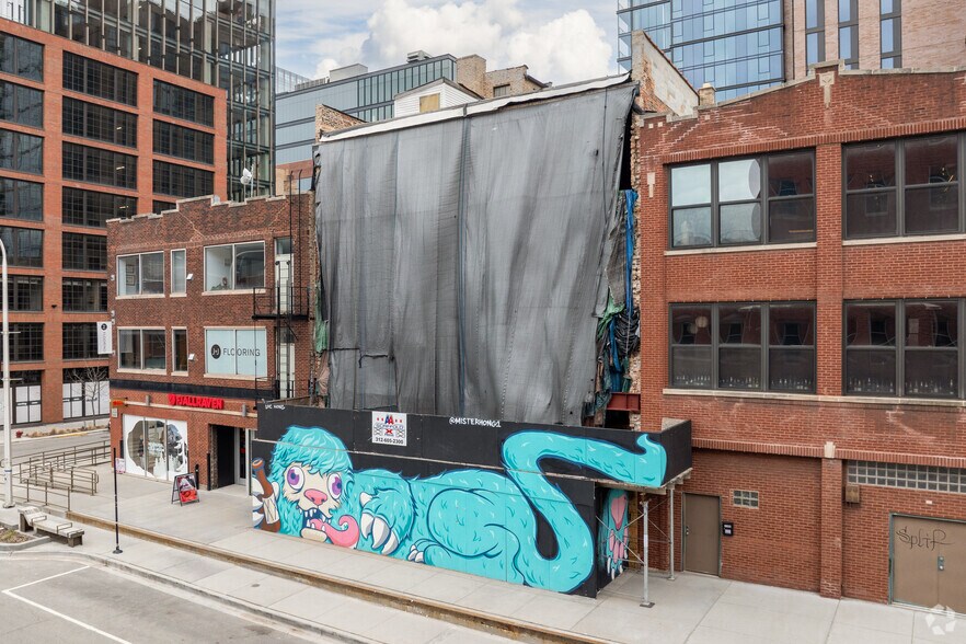 More Photos Of 1105-1107 W Fulton St, Chicago General Retail For Lease