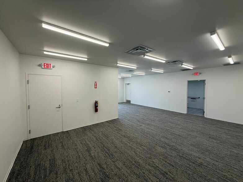 More Photos Of 5849-5891 W 34th St, Houston Unknown For Lease