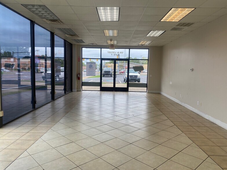 More Photos Of 129 N Locust Ave, Lawrenceburg Freestanding For Lease