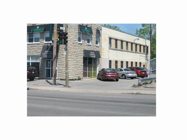 Primary Photo Of 10151 Boul Saint-Laurent, Montréal Storefront Retail Office For Sale