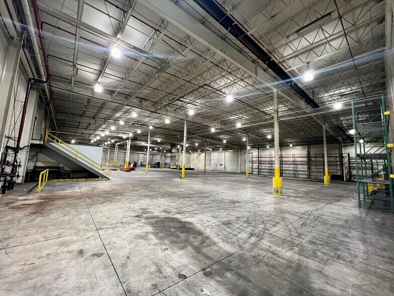 More Photos Of 827 Moll Dr, Boyne City Manufacturing For Lease