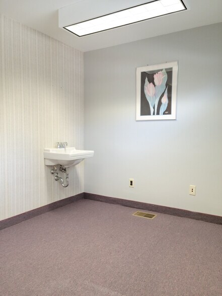 More Photos Of 37 Pierrepont Ave, Potsdam Medical For Sale