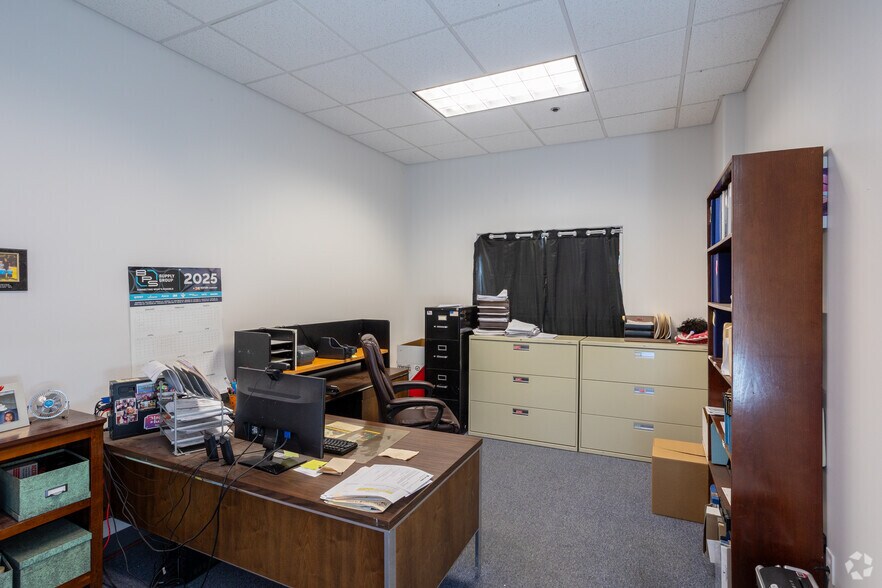 More Photos Of 707-709 E Hueneme Rd, Oxnard Warehouse For Sale