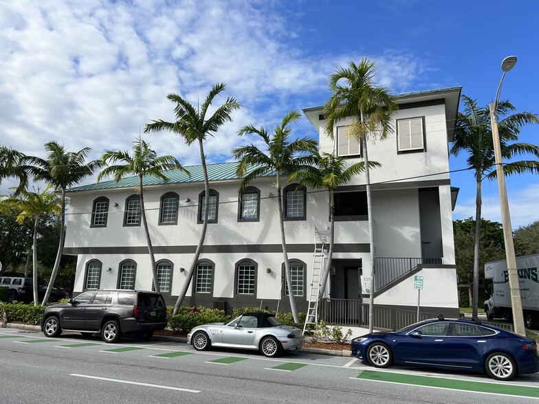 Primary Photo Of 1315 N Federal Hwy, Boynton Beach Medical For Lease