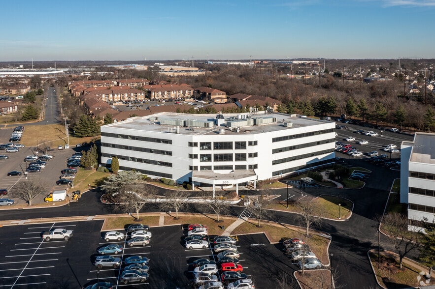More Photos Of 200 Metroplex Dr, Edison Office For Lease