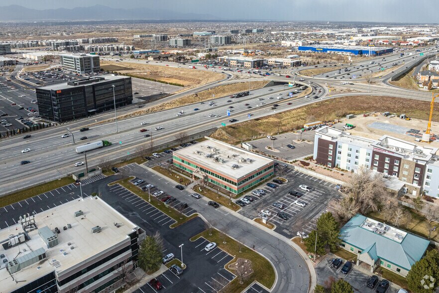 More Photos Of 65 E Wadsworth Park Dr, Draper Office For Lease