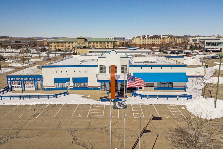 More Photos Of 2259 Deming Way, Middleton Restaurant For Sale