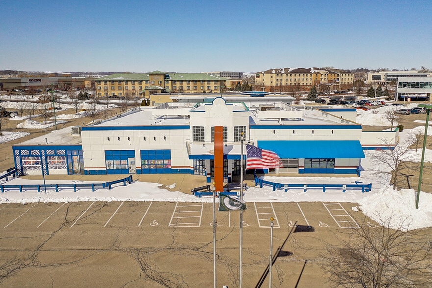 More Photos Of 2259 Deming Way, Middleton Restaurant For Sale