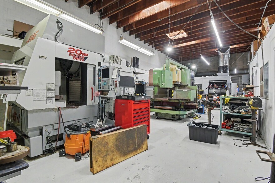 More Photos Of 1235-1239 Cushman Ave, San Diego Service For Sale
