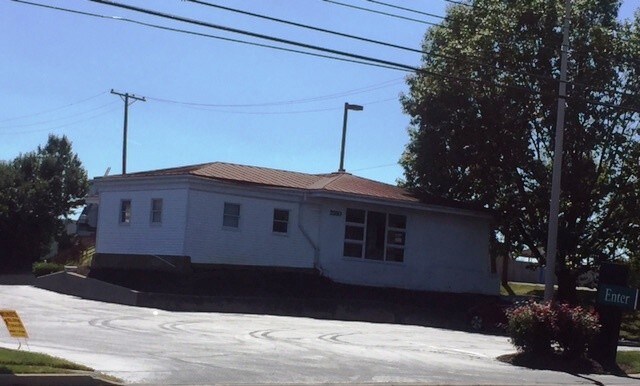 More Photos Of 2550 E Market St, York General Retail For Sale