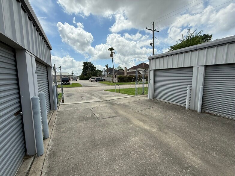 More Photos Of 1420 S 21st St, Nederland Specialty For Sale