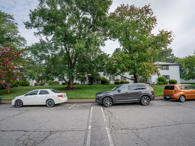 More Photos Of 615 Biltmore Ave, Asheville Apartments For Sale