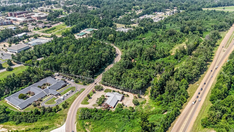 More Photos Of 1487 Belk Blvd, Oxford Office For Sale