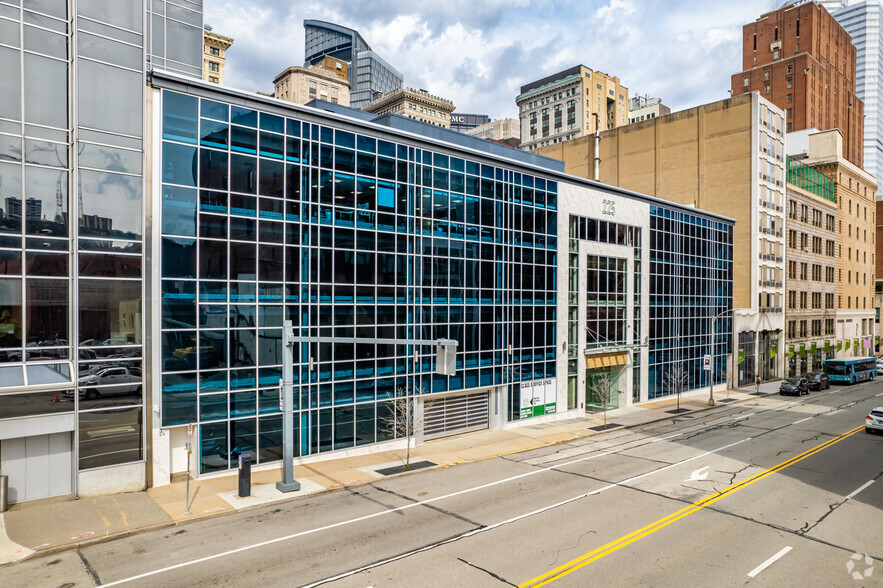 Primary Photo Of 225 Boulevard of the Allies, Pittsburgh Office For Lease