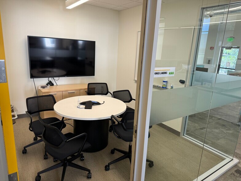 More Photos Of 185 N Wolfe Rd, Sunnyvale Research And Development For Lease