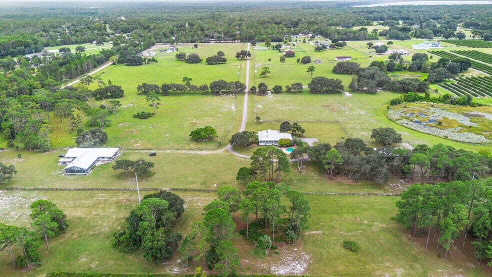 More Photos Of 42554 Maggie Jones Rd, Paisley Horse Stables For Sale