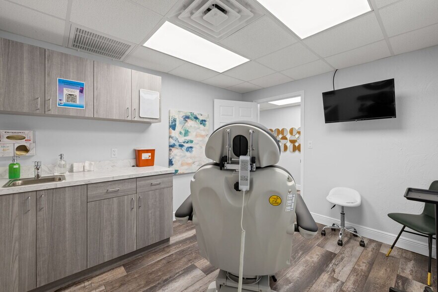 More Photos Of 815 S Howard Ave, Tampa Medical For Sale